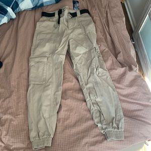 Cargo pants with tag